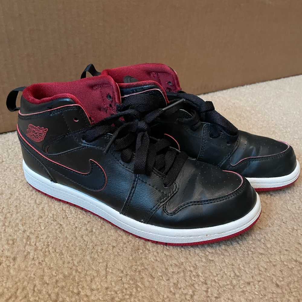 Boys 3Y Jordan Mid Black Red - good used condition